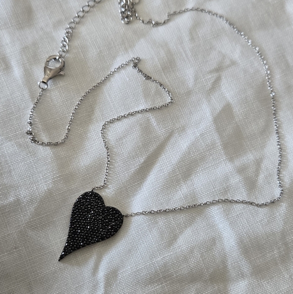 Elegant 925 Sterling Black Heart Pendant Necklace - Picture 13 of 14